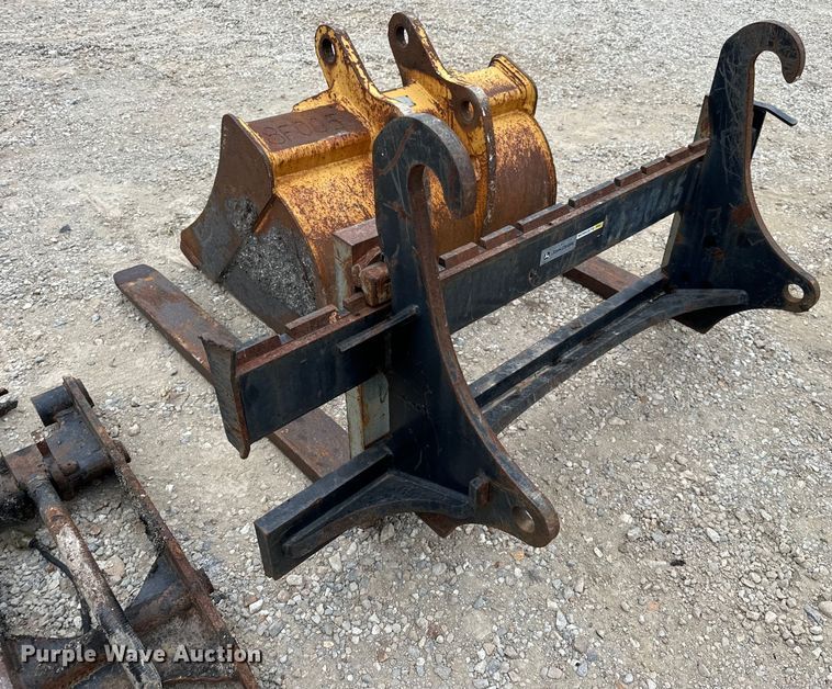 image for item EH7023 2005 John Deere 310SG backhoe