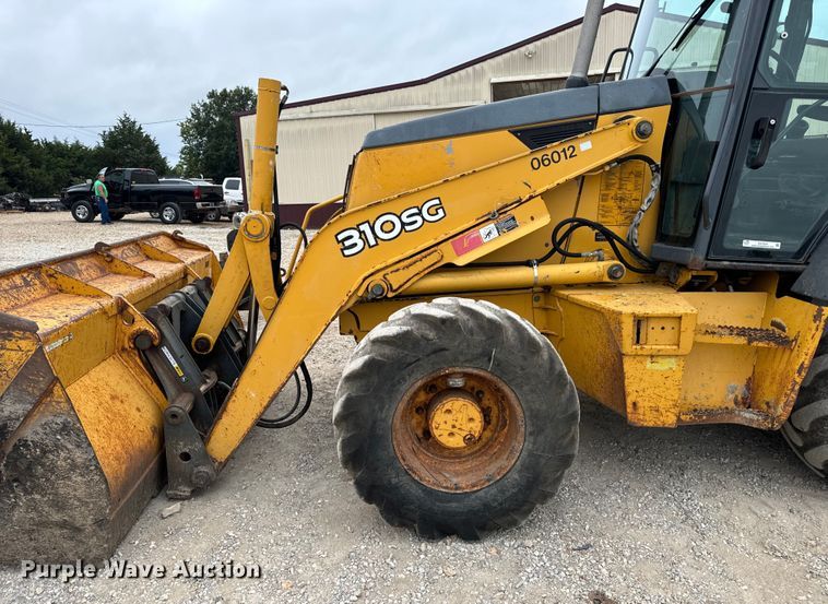 image for item EH7023 2005 John Deere 310SG backhoe