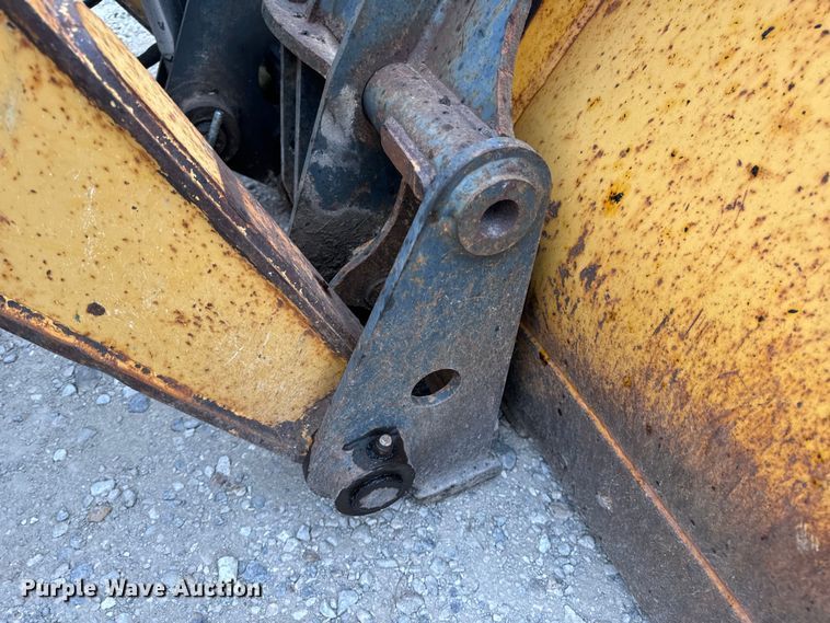 image for item EH7023 2005 John Deere 310SG backhoe