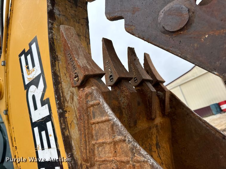 image for item EH7023 2005 John Deere 310SG backhoe