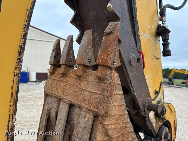 image for item EH7023 2005 John Deere 310SG backhoe