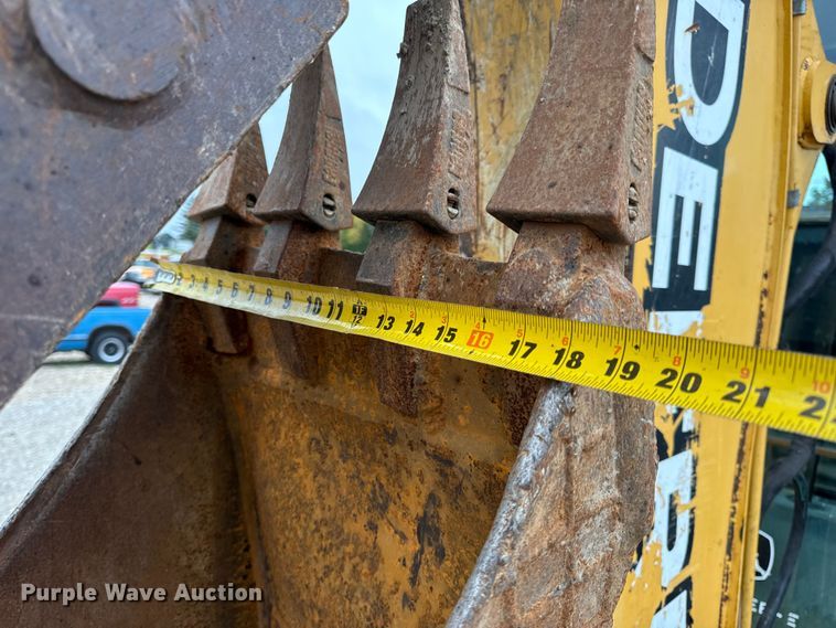 image for item EH7023 2005 John Deere 310SG backhoe