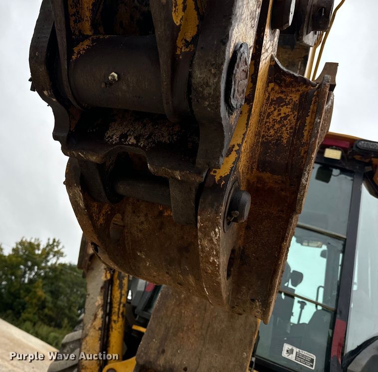 image for item EH7023 2005 John Deere 310SG backhoe