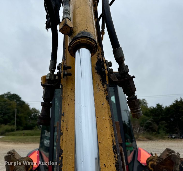 image for item EH7023 2005 John Deere 310SG backhoe