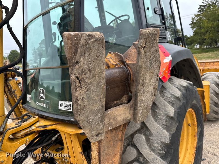 image for item EH7023 2005 John Deere 310SG backhoe