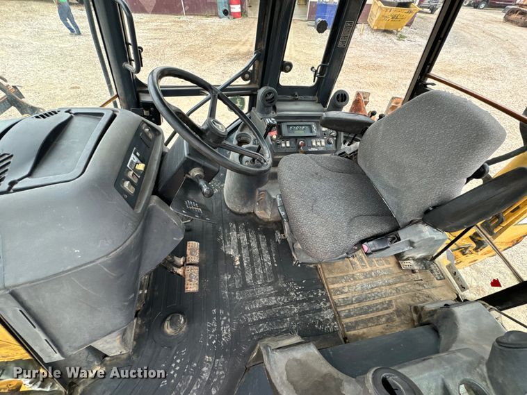 image for item EH7023 2005 John Deere 310SG backhoe
