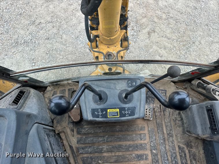 image for item EH7023 2005 John Deere 310SG backhoe