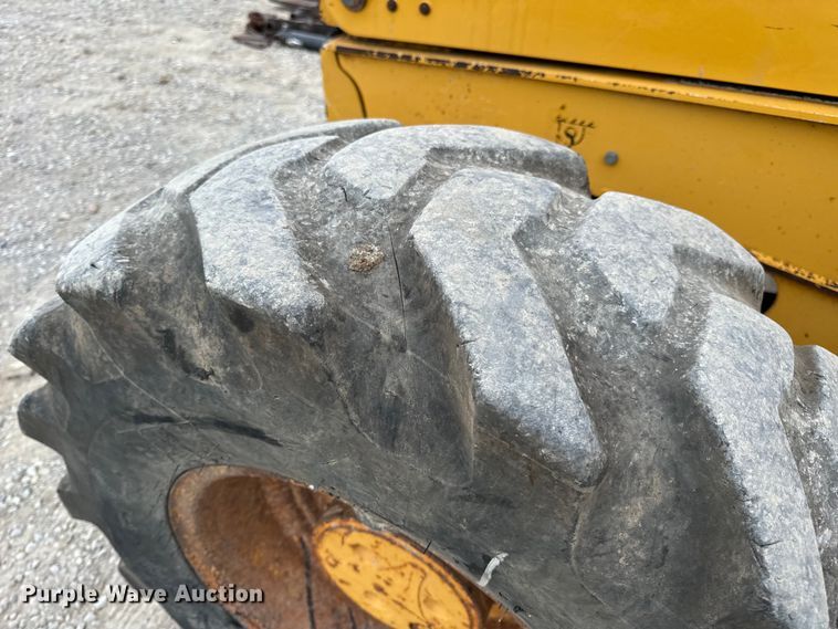 image for item EH7023 2005 John Deere 310SG backhoe