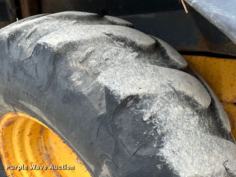 image for item EH7023 2005 John Deere 310SG backhoe