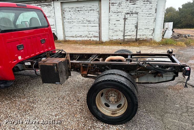 image for item EH7067 2008 Ford  F550 Super Duty XL truck cab and chassis