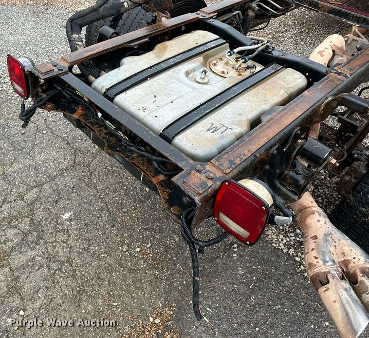 image for item EH7067 2008 Ford  F550 Super Duty XL truck cab and chassis