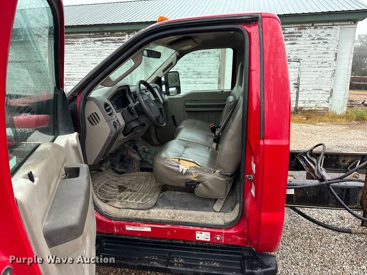 image for item EH7067 2008 Ford  F550 Super Duty XL truck cab and chassis