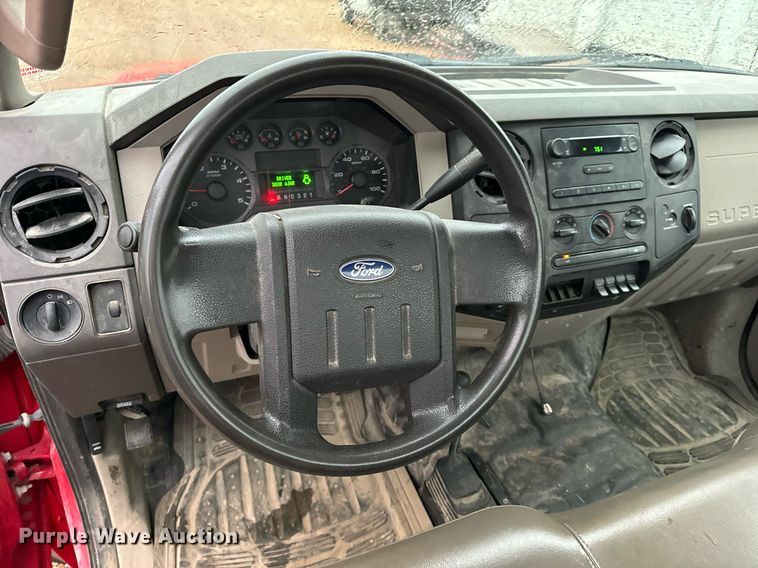 image for item EH7067 2008 Ford  F550 Super Duty XL truck cab and chassis