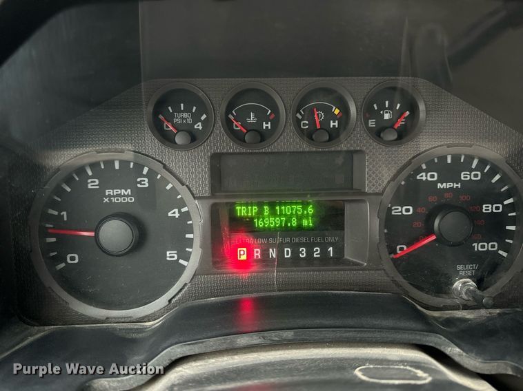 image for item EH7067 2008 Ford  F550 Super Duty XL truck cab and chassis