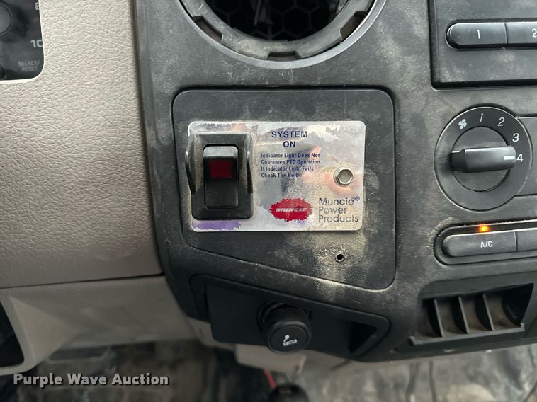 image for item EH7067 2008 Ford  F550 Super Duty XL truck cab and chassis