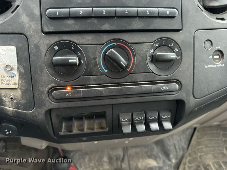 image for item EH7067 2008 Ford  F550 Super Duty XL truck cab and chassis