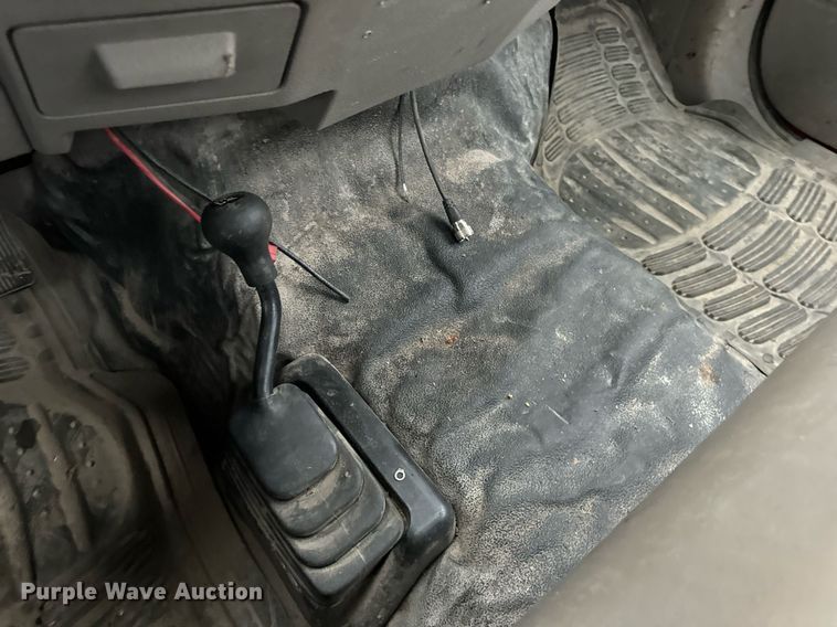 image for item EH7067 2008 Ford  F550 Super Duty XL truck cab and chassis