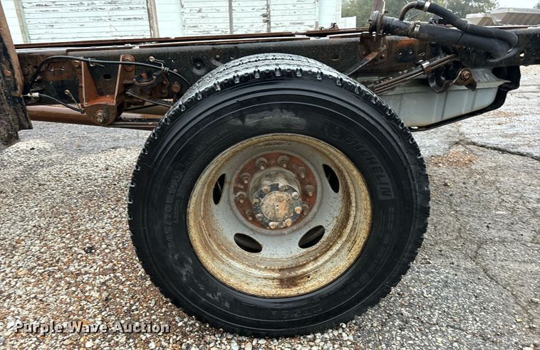 image for item EH7067 2008 Ford  F550 Super Duty XL truck cab and chassis