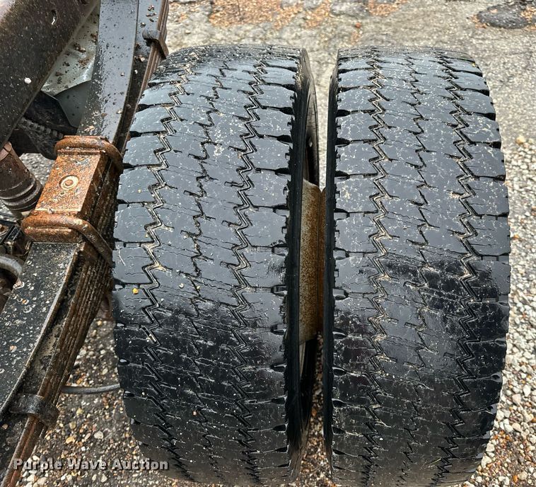 image for item EH7067 2008 Ford  F550 Super Duty XL truck cab and chassis