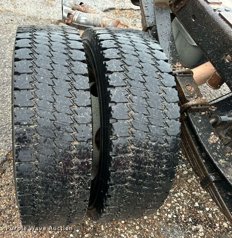 image for item EH7067 2008 Ford  F550 Super Duty XL truck cab and chassis