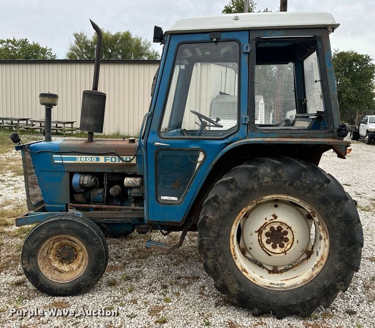 image for item EH7077 1980 Ford 3600 tractor
