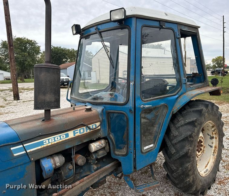 image for item EH7077 1980 Ford 3600 tractor