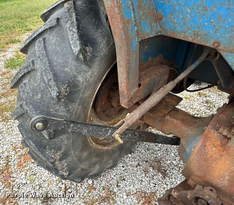 image for item EH7077 1980 Ford 3600 tractor