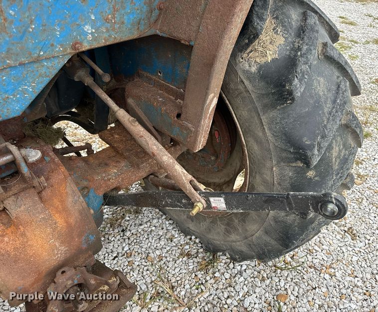 image for item EH7077 1980 Ford 3600 tractor