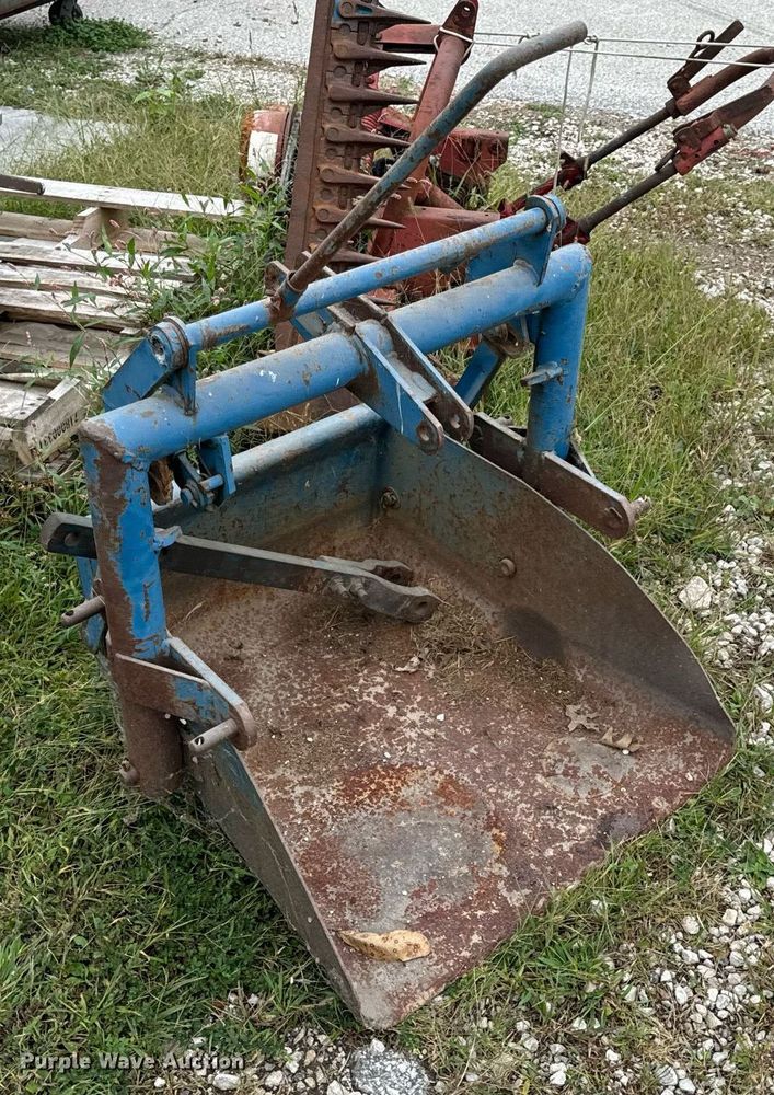 image for item EH7077 1980 Ford 3600 tractor