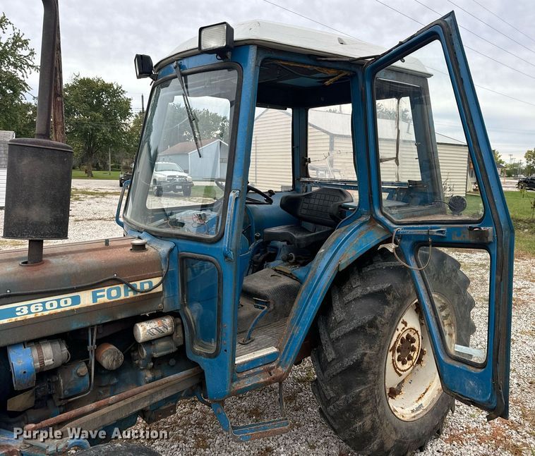 image for item EH7077 1980 Ford 3600 tractor