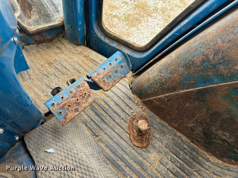 image for item EH7077 1980 Ford 3600 tractor