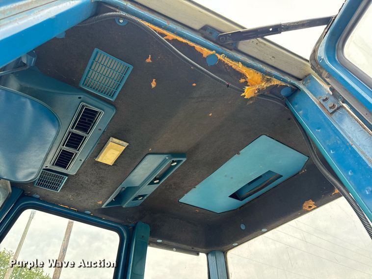 image for item EH7077 1980 Ford 3600 tractor