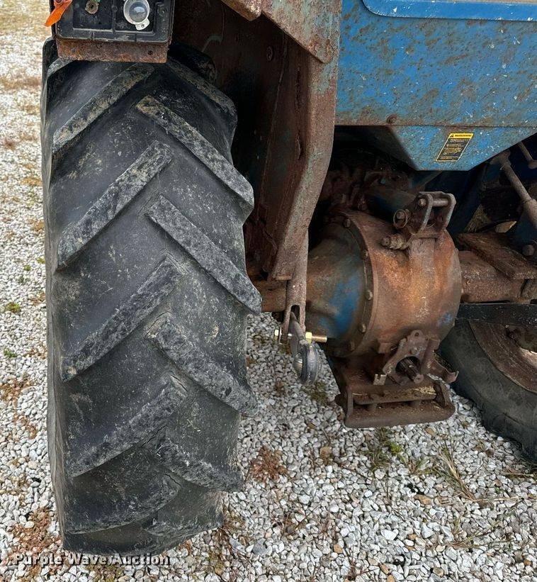 image for item EH7077 1980 Ford 3600 tractor
