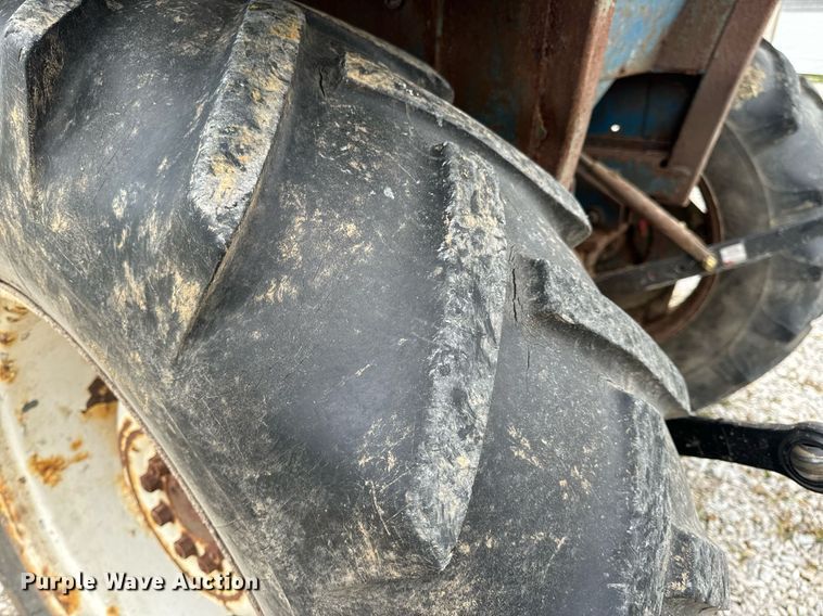 image for item EH7077 1980 Ford 3600 tractor