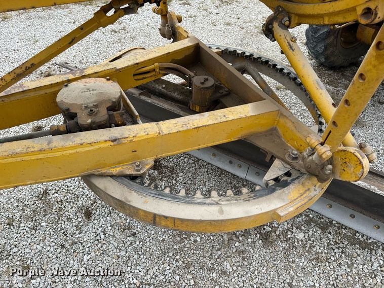image for item EH7079 1962 Caterpillar  112E rigid frame motor grader