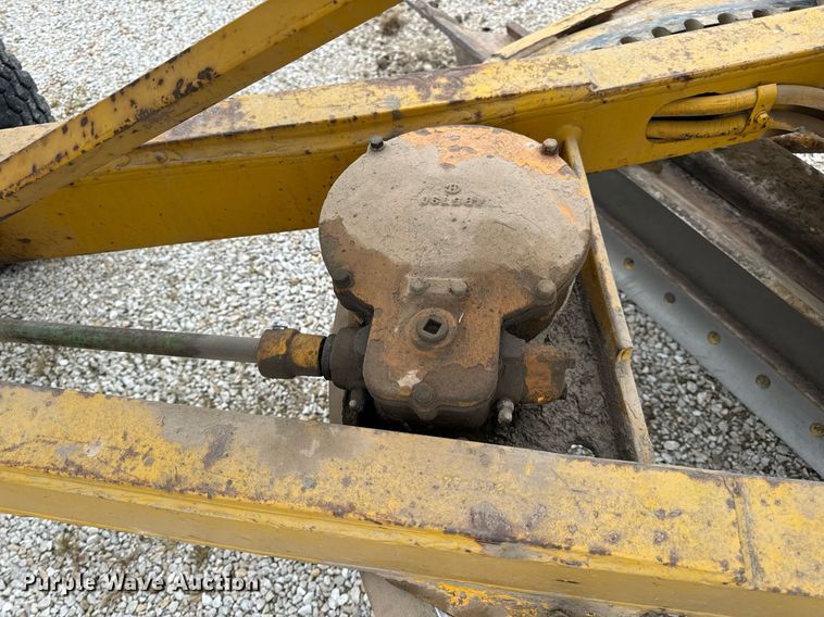 image for item EH7079 1962 Caterpillar  112E rigid frame motor grader