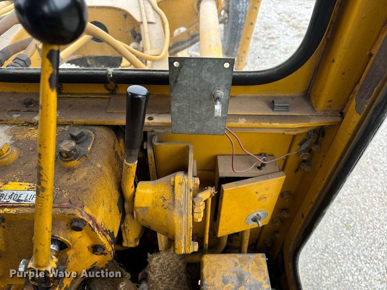 image for item EH7079 1962 Caterpillar  112E rigid frame motor grader