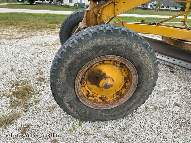 image for item EH7079 1962 Caterpillar  112E rigid frame motor grader