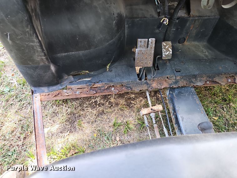 image for item EI8390 2002 Toro Workman utility vehicle