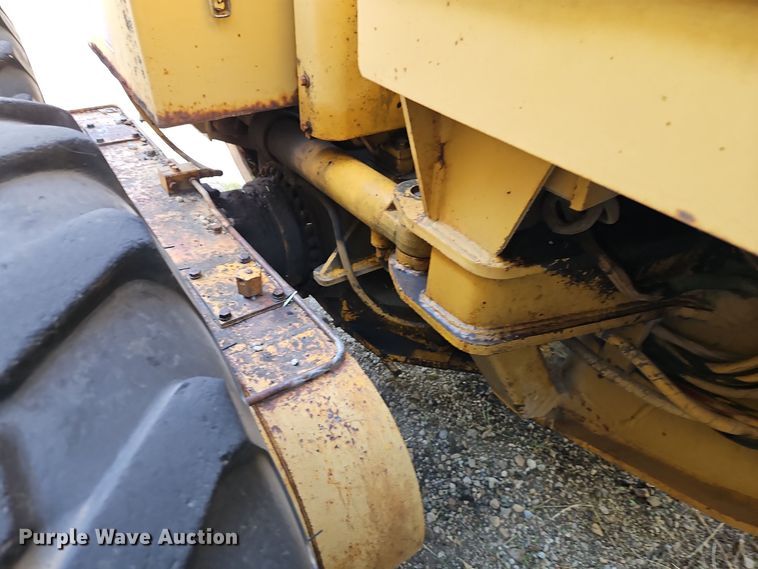 image for item EI8391 1976 Caterpillar  120G motor grader