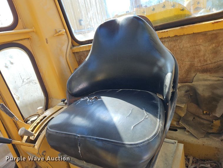 image for item EI8391 1976 Caterpillar  120G motor grader