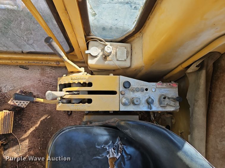 image for item EI8391 1976 Caterpillar  120G motor grader