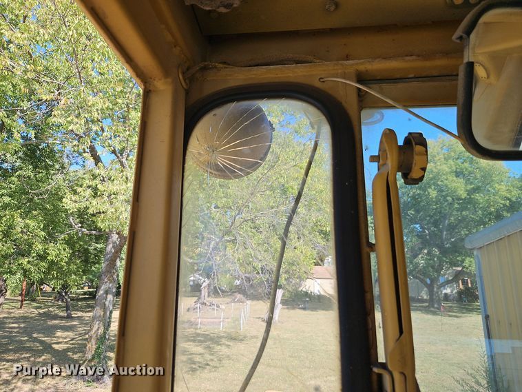 image for item EI8391 1976 Caterpillar  120G motor grader