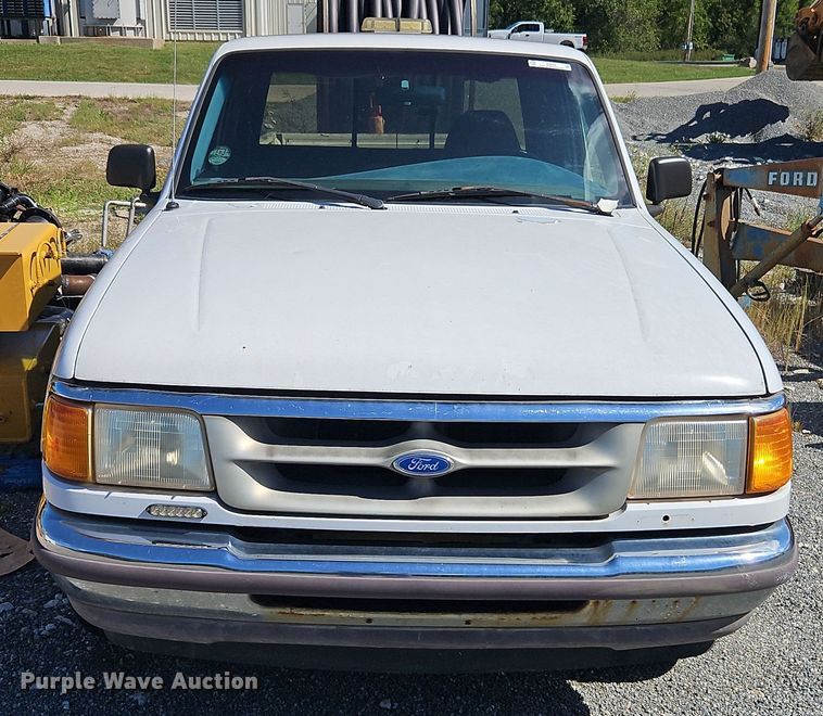 image for item EI8402 1997 Ford Ranger XLT SuperCab pickup truck