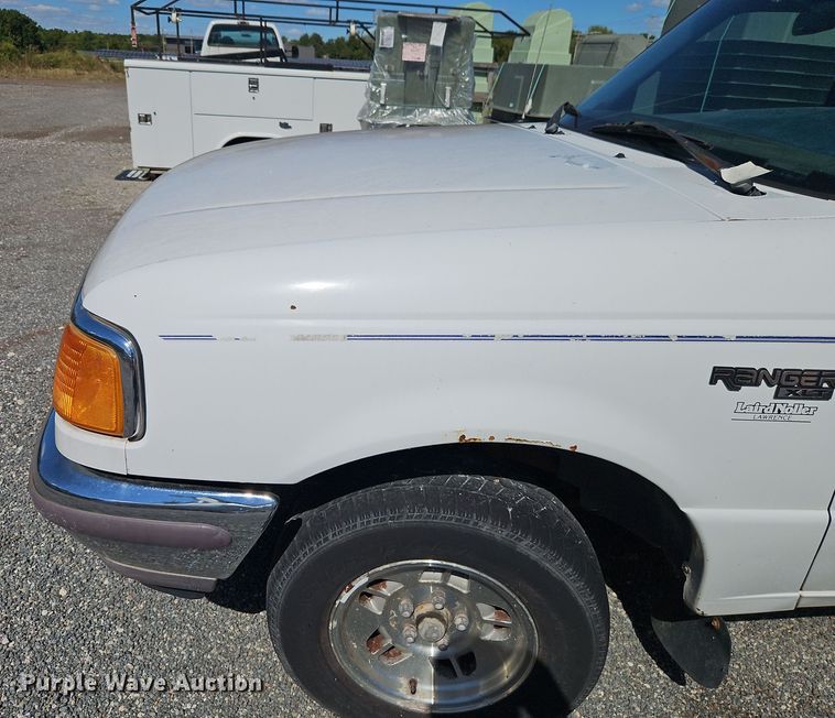 image for item EI8402 1997 Ford Ranger XLT SuperCab pickup truck