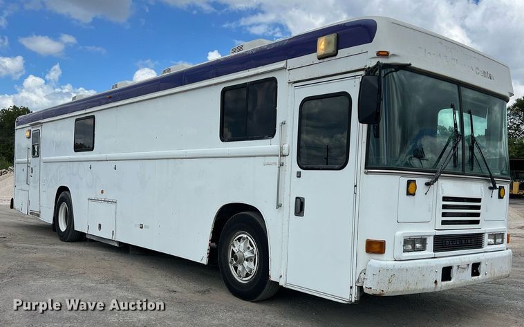 image for item EJ2999 2000 Blue Bird blood donation bus