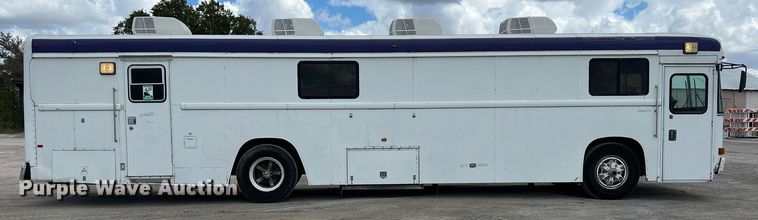 image for item EJ2999 2000 Blue Bird blood donation bus