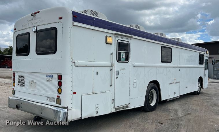 image for item EJ2999 2000 Blue Bird blood donation bus