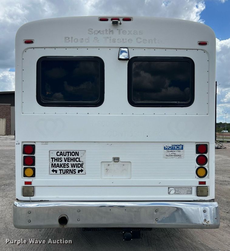 image for item EJ2999 2000 Blue Bird blood donation bus