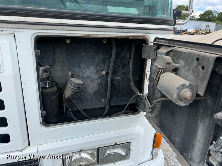 image for item EJ2999 2000 Blue Bird blood donation bus